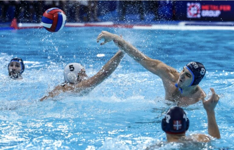 Srbija savladala Mađarsku u spektaklu za polufinale Evropskog prvenstva: „Delfini“ blistali u krcatoj Areni