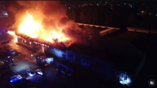 Požar u Novom Pazaru! Hitno upućeni vatrogasci iz okolnih gradova, na terenu Hitna pomoć i policija