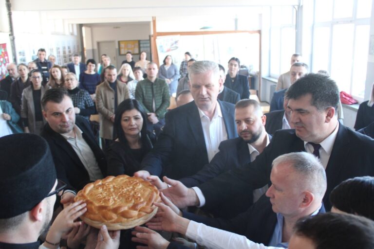 Svečano obilježena školska slava u majevičkim školama