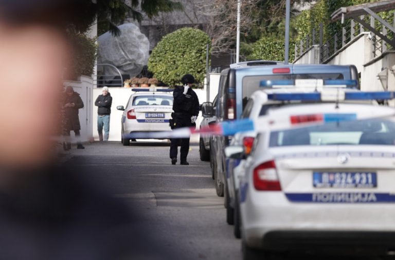 Uhapšen i treći osumnjičeni za napad na kuću Zdravka Čolića: Bježali na trotinetu