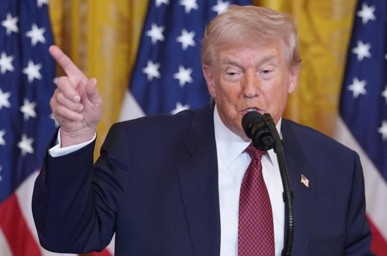 Tramp u julu priznaje postojanje vanzemaljaca: Sve spremno, čeka se ovaj jubilej FOTO/VIDEO