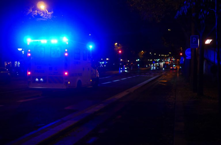 U saobraćajnoj nezgodi u Zemunu teško povrijeđena jedna osoba