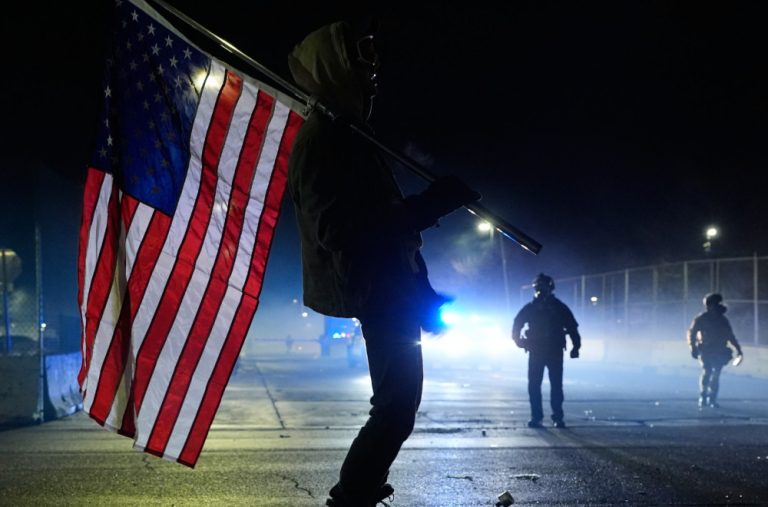 Ljuti zbog Trampove intervencije – pljušte ostavke