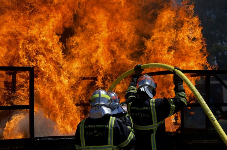 Ogroman požar: Stradali mladi ljudi; Proglašena trodnevna žalost FOTO