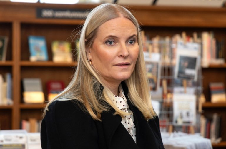 Norveška princeza Mete Marit povezana sa Epstajnom: Stotine mejlova otkrilo njihove susrete