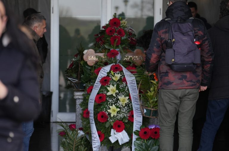 Sahranjena Beti Đorđević: Pjevačka legenda ispraćena na večni počinka uz trubače i emotivni govor