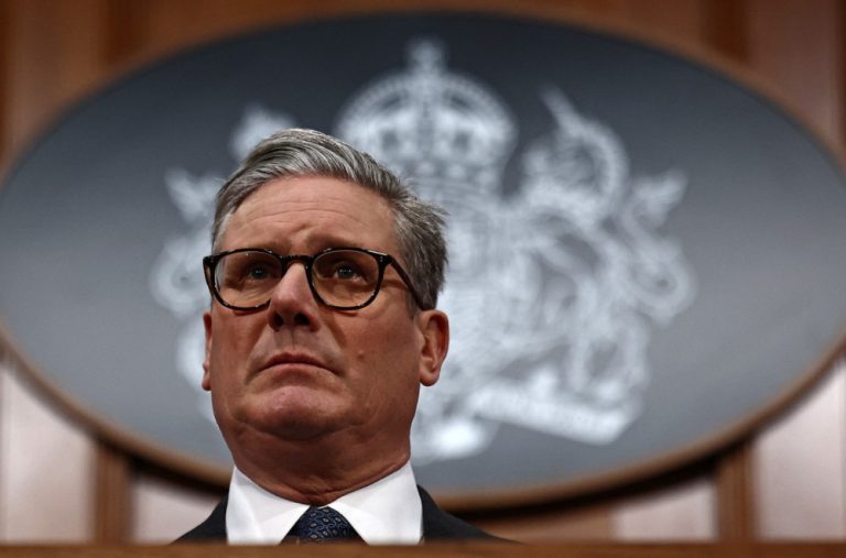 Starmer ne odustaje: Premijer odbacuje ostavku uprkos potresima u kabinetu