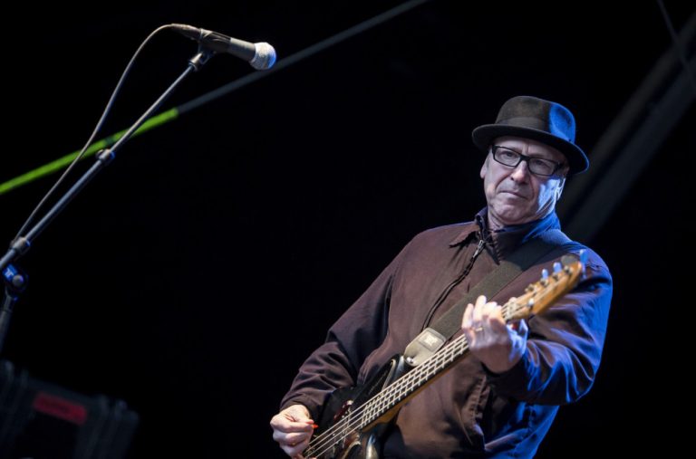 Preminuo čuveni basista Fred Smit