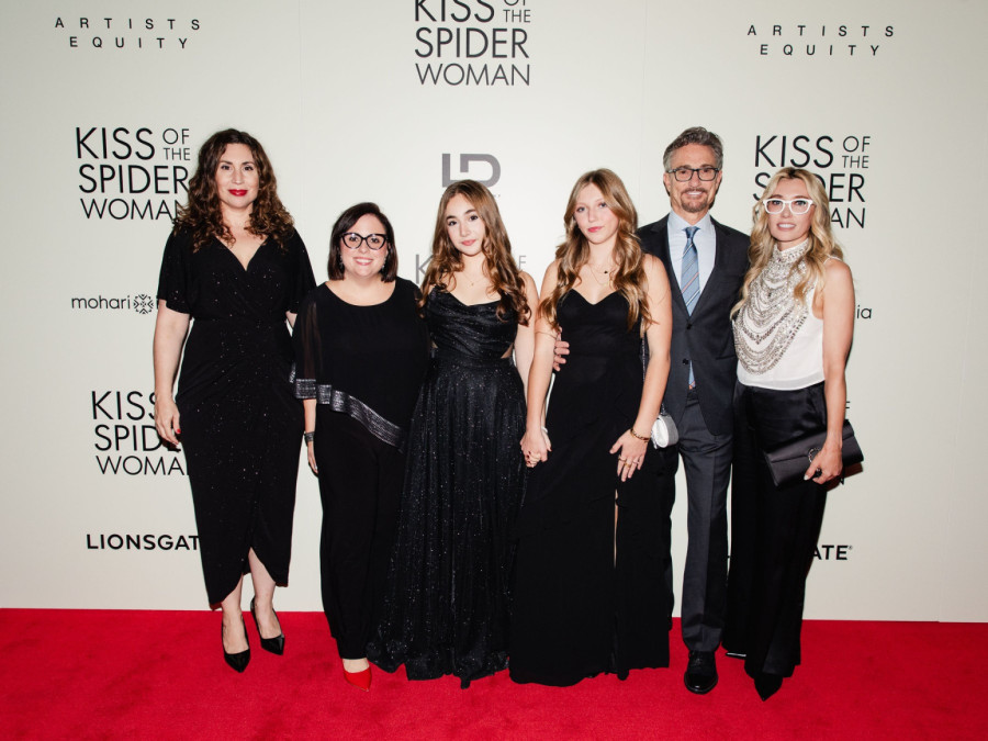 Pukao brak zbog Epstajna: Pevačica se razvodi, muž se dopisivao sa njim FOTO