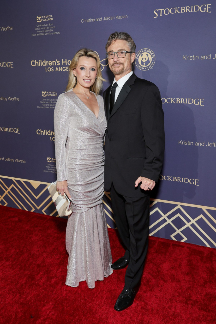 Pukao brak zbog Epstajna: Pevačica se razvodi, muž se dopisivao sa njim FOTO