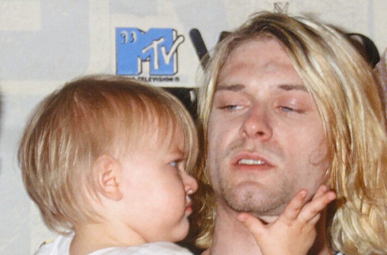 Šokantni navodi: Frontmen Nirvane nije se ubio?