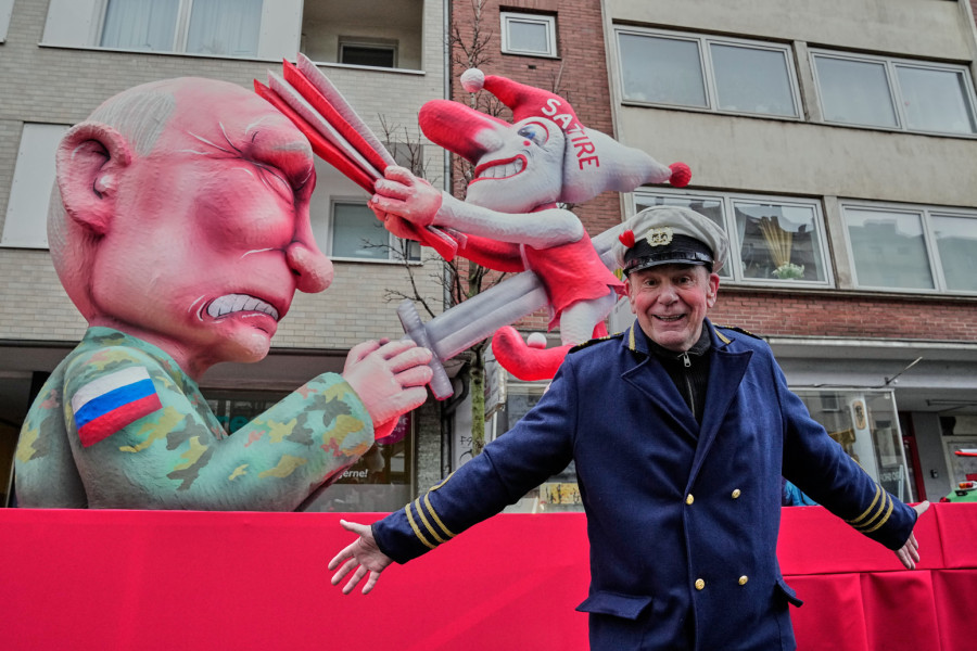 Svet u očima satiričara: Tramp i Putin gutaju Evropu, NATO poljupci na zadnjici američkog lidera FOTO