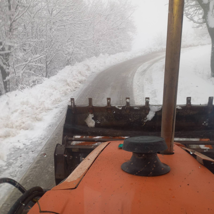 Sneg paralisao jedno mesto u Srbiji – zatrpani su FOTO