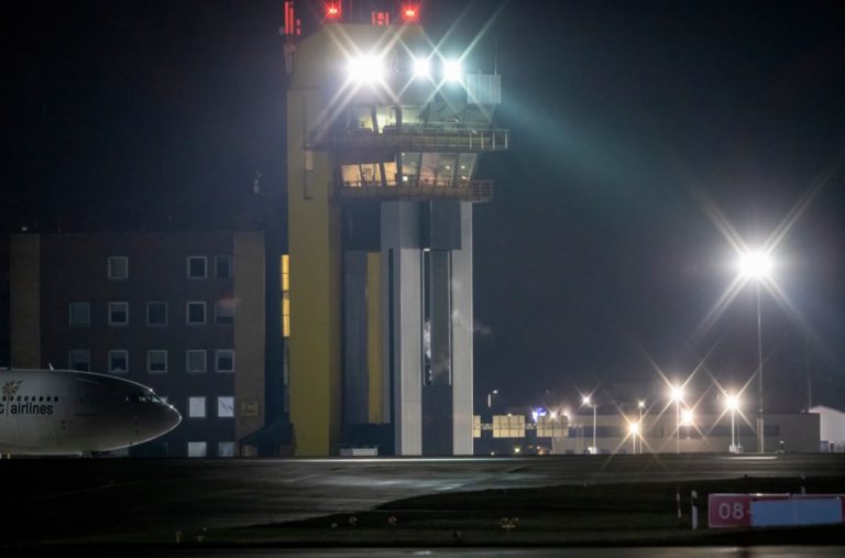 Panika na nebu: Aerodrom ponovo zatvoren FOTO