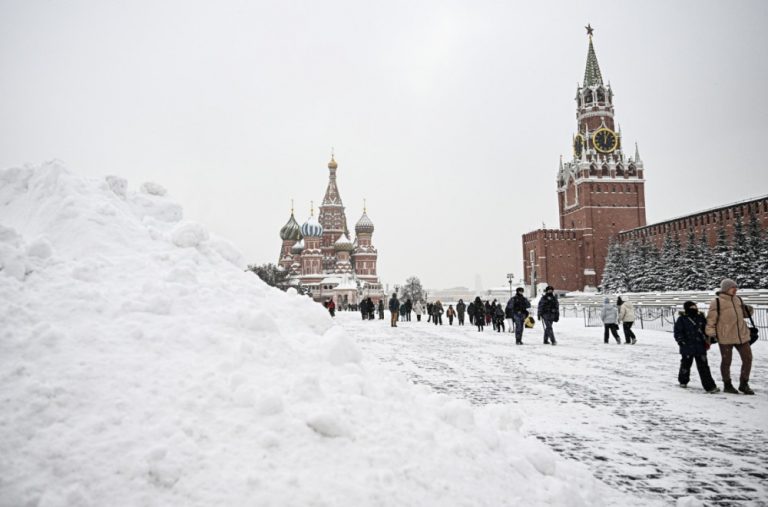 Arktički pakao stigao u Moskvu: Lančani sudari i otkazani letovi FOTO/VIDEO