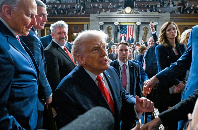 12 Epstajnovih žrtava se suočilo sa Trampom: „Zašto nema istrage?!“