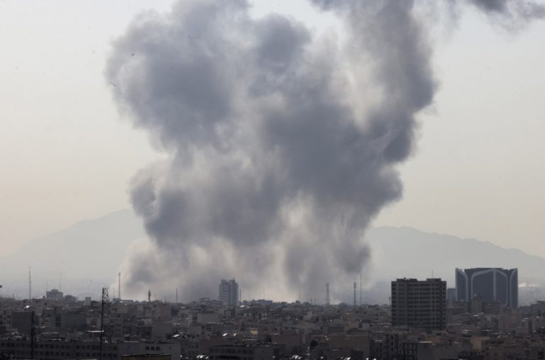 Amerika izdala hitno upozorenje zbog napada na Iran