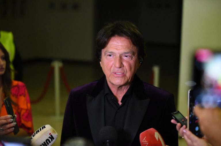 Prvo oglašavanje Zdravka Čolića nakon bombe bačene na Dedinju