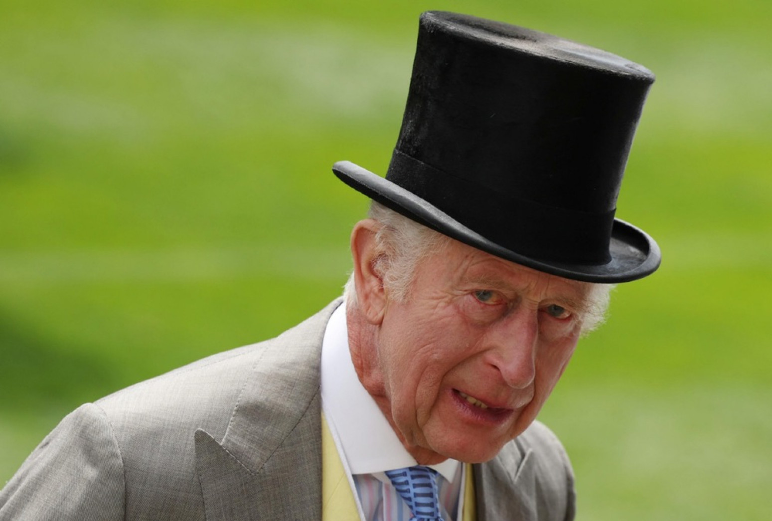 Novi Nostradamus predvideo šta nas čeka ove godine: Umire kralj Čarls, neka se spremi... FOTO