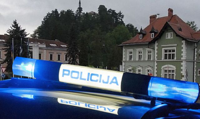 Saobraćajka u centru Banjaluke: Auto slupan kod škole