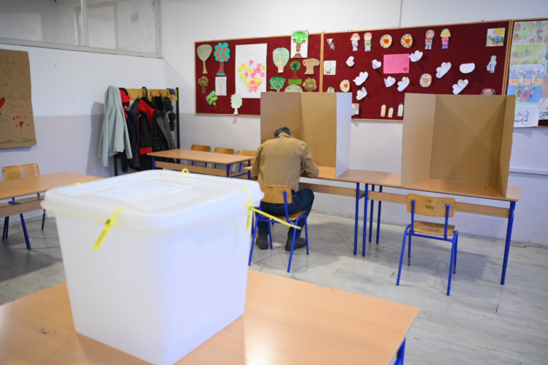U Doboju prijavljen problem na jednom biračkom mjestu