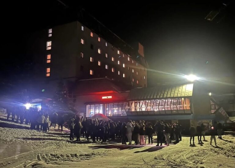 Zemljotres pogodio Kosovo i Metohiju: Uplašeni ljudi na ulicama..