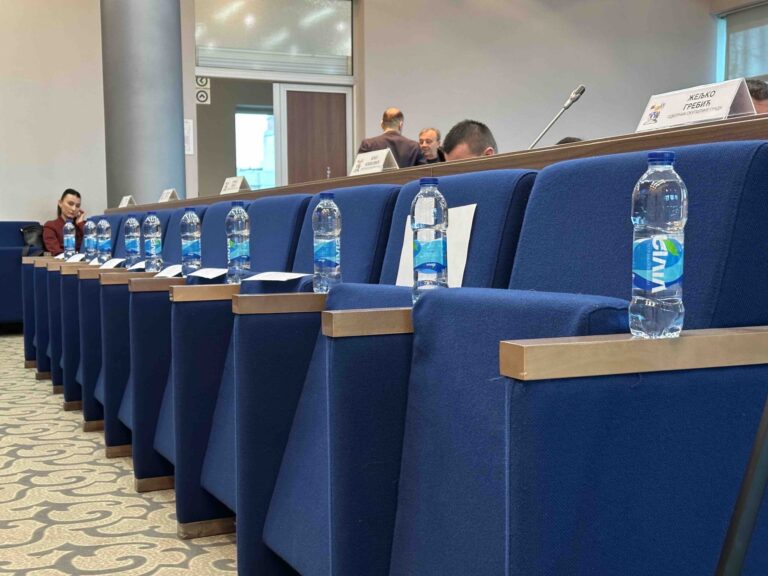 SNSD Bijeljina: Nedolazak gradonačelnika i saradnika na tematsku sjednicu o poljoprivredi je nepoštovanje poljoprivrednika i institucija Grada!