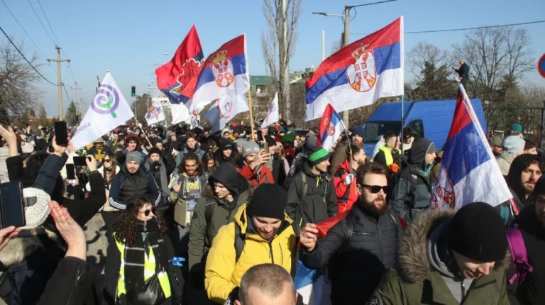 „Sretnimo se ponovo“: Studenti iz Kragujevca zahtijevaju parlamentarne izbore