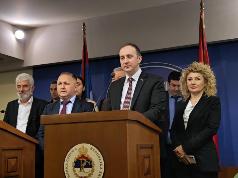 SDS traži da Ivo Pavković i Marko Perković Thompson budu proglašeni nepoželjnim u Srpskoj: Veličaju ustašku ideologiju