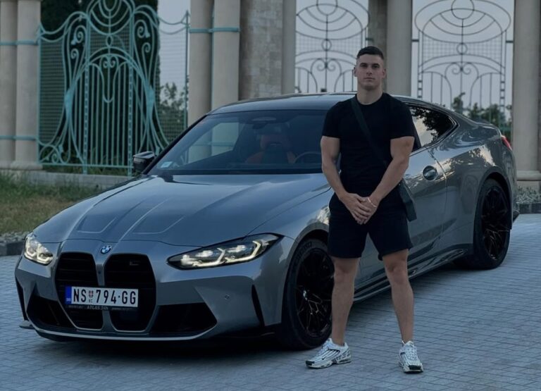 Srpski jutjuber doživio saobraćajnu nesreću: Slupao BMW
