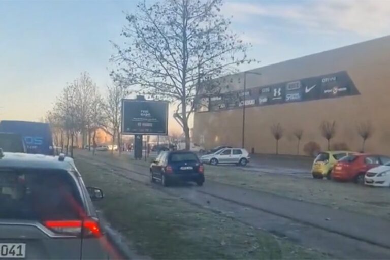 Banjaluka: Autom vozio po pješačkoj i biciklističkoj stazi