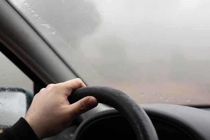 Da li ste znali za dva dugmeta koja uklanjaju maglu sa šoferšajbe