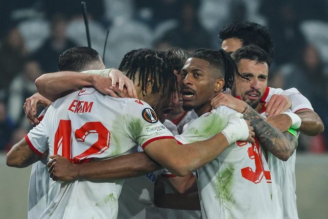 Veliki korak prema osmini finala LE: Zvezda slavila u Lilu