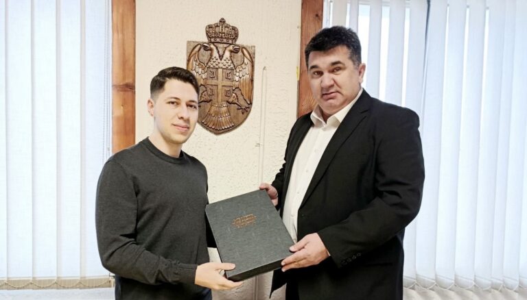 Put znanja i uspjeha: Nikola Grujić na prijemu kod načelnika Savića