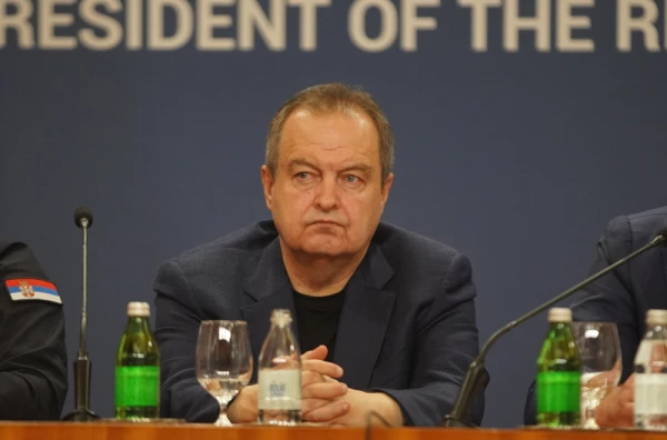 Doktor Popević potvrdio da je Dačić na mehaničkoj ventilaciji, bore mu se za život; Vučić: Vjerujem u doktore