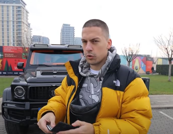 „Nisam želio da platim reket“: Prva izjava Bake Praseta nakon što mu je zapaljen luksuzni automobil