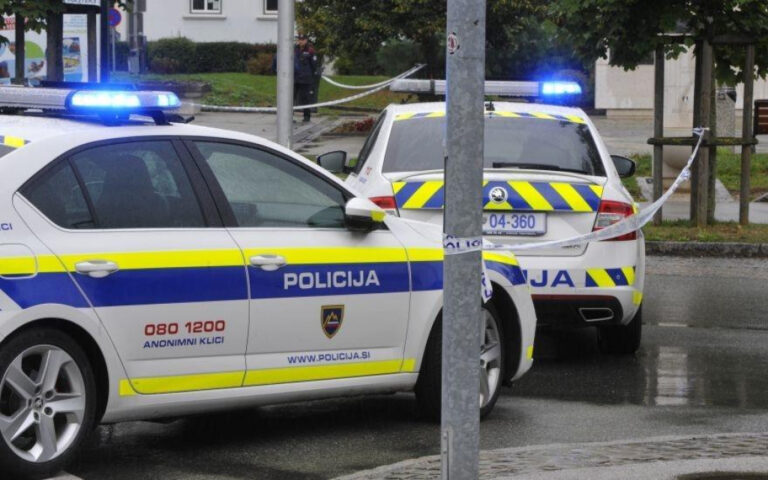 Strašna tragedija: Automobil se zakucao u kuću, tri osobe poginule