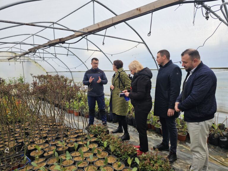 Zamjenica ambasadora Švajcarske u posjeti rasadniku “Ruže Majevice”: Uspješna saradnja