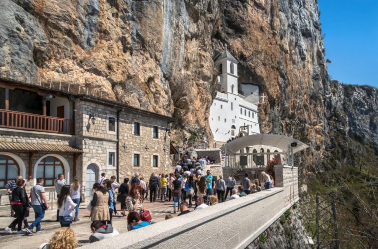 Pješke od Beograda do Ostroga za liječenje Sofije i Feđe FOTO/VIDEO