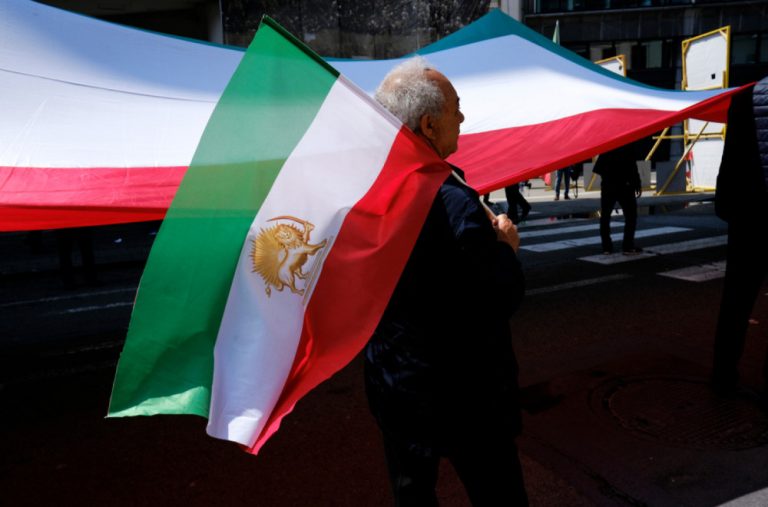 Ko će vladati Iranom ako režim padne?; Iz Pariza najavili prelaznu vladu