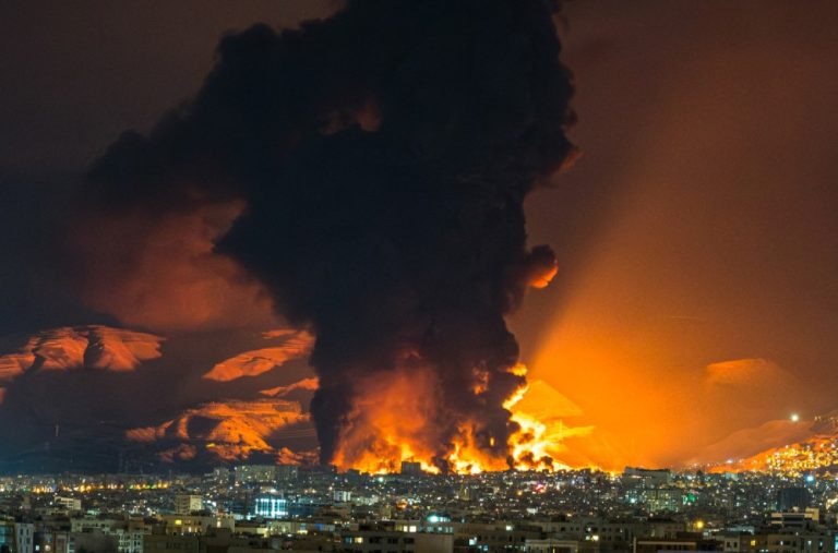Tramp udario na NATO, opet: „Kukavice“; Zeleno svijetlo za SAD; Razaranje širom regiona FOTO/VIDEO