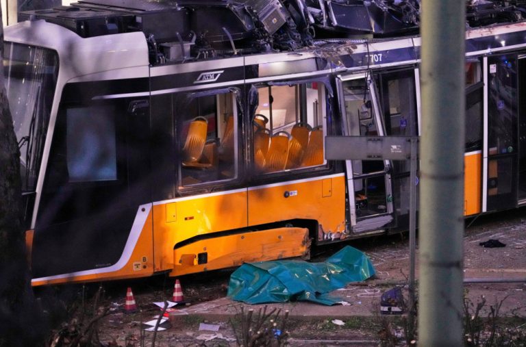 Sudar tramvaja: Ima povrijeđenih; Hitna pomoć na licu mesta FOTO