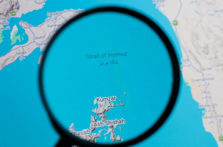 Ormuski moreuz postao zona smrti; Brodovi koriste Kinu kao paravan