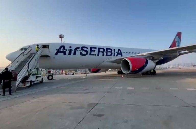 Srpski državljani bezbjedno evakuisani iz UAE; Avion „Er Srbije“ sinoć sletio u Beograd