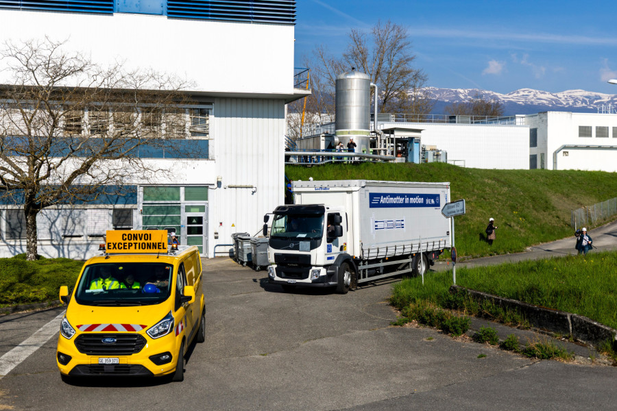 Podvig naučnika u CERN-u: Kamionom prevoze antimateriju FOTO