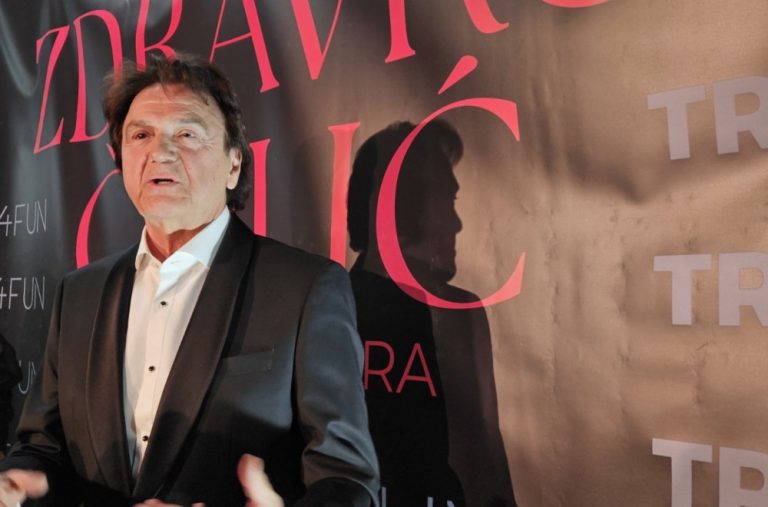 Poruka iz Meksika hit na Čolinom koncertu u Sarajevu: Transparent postao viralan FOTO