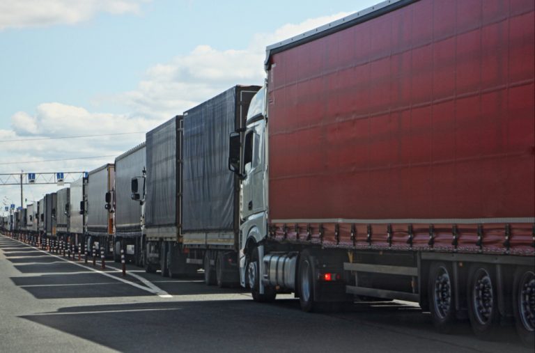 Zastoj za kamione na Sremskoj Rači: Čekanje do tri sata