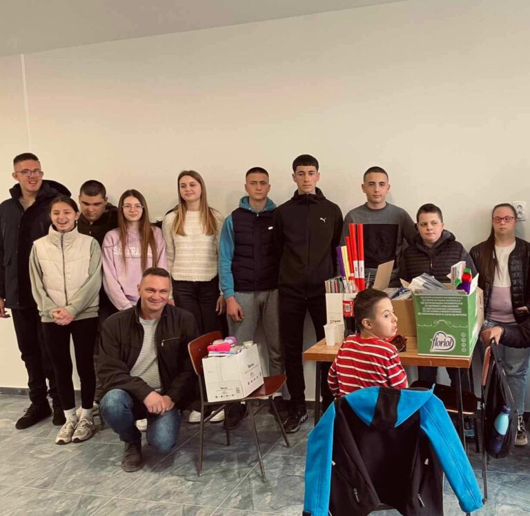 OŠ „Dvorovi“ obradovala članove Udruženja roditelja djece sa smetnjama u razvoju, djece u riziku i djece na marginama društva „Bijeljinska djeca suncokreti“