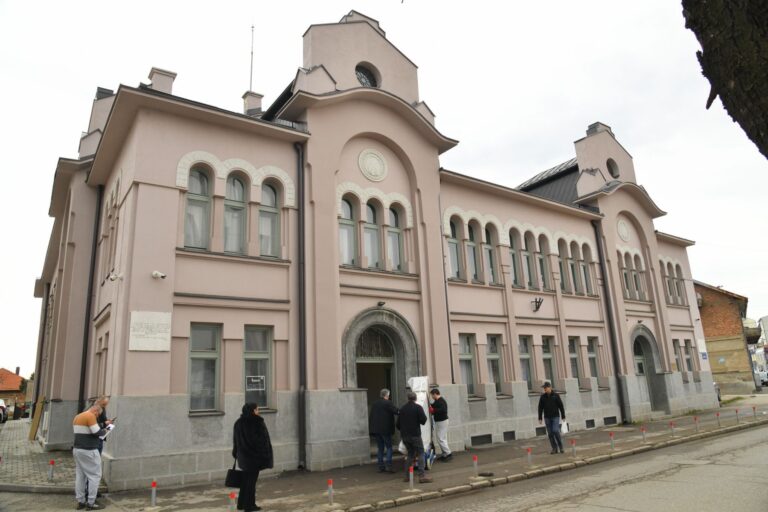 Grad Bijeljina: Odluka o radnom vremenu trgovinskih radnji – cvjećara u nedjelju, 8. marta