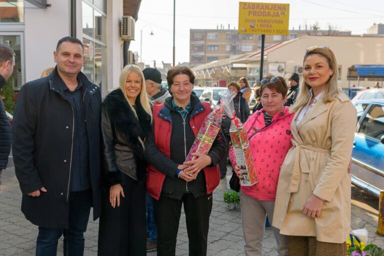 Tradicija pažnje i poštovanja: Pokret za Bijeljinu uz svoje sugrađanke! FOTO